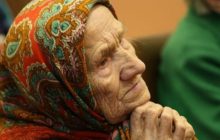 Старикам здесь не место. Почему не лечат пожилых
